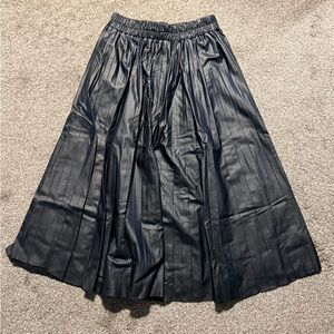 Black Pleated mid Skirt